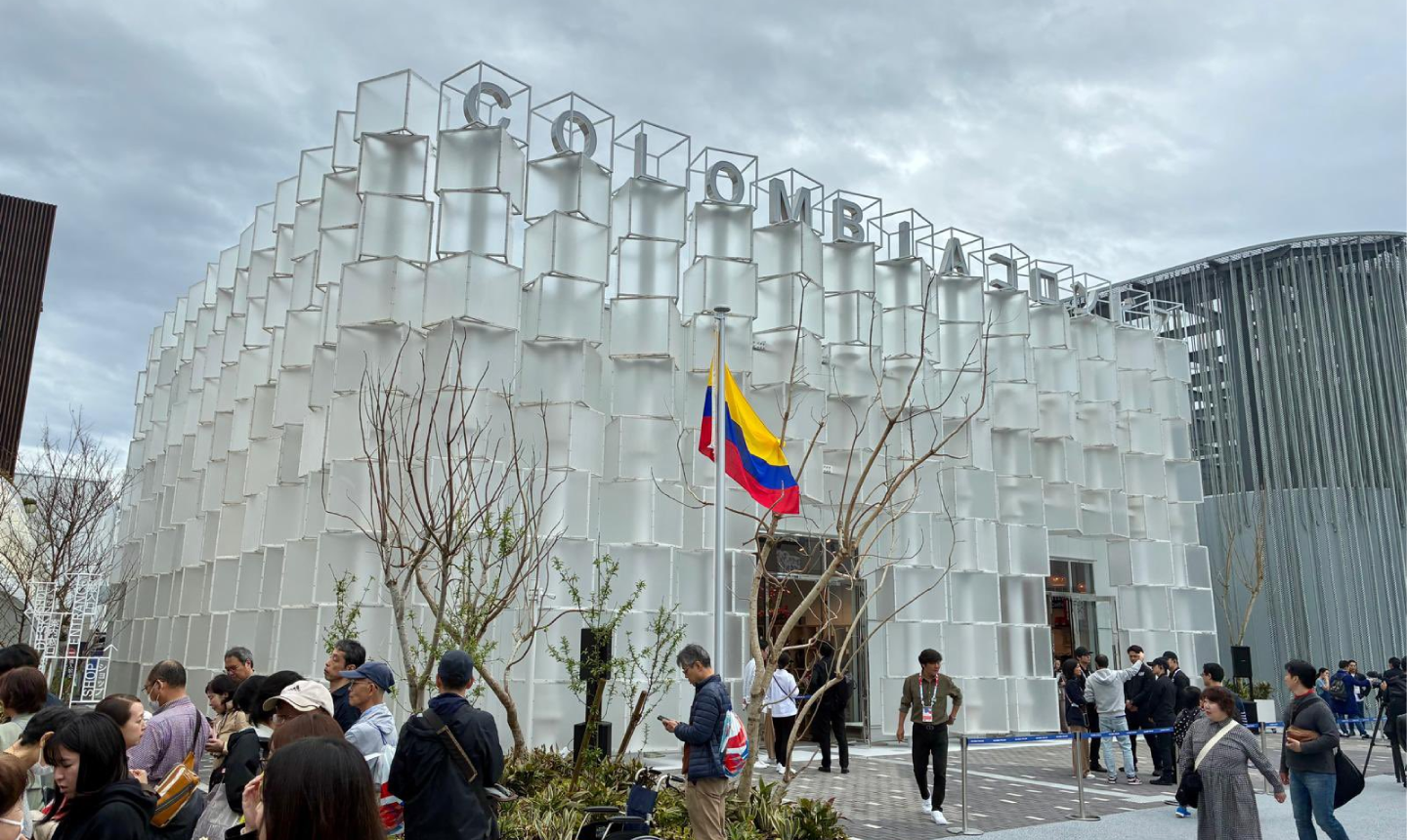 “Le queda grande a Cabal”: Petro responde críticas por Casa Colombia en Japón