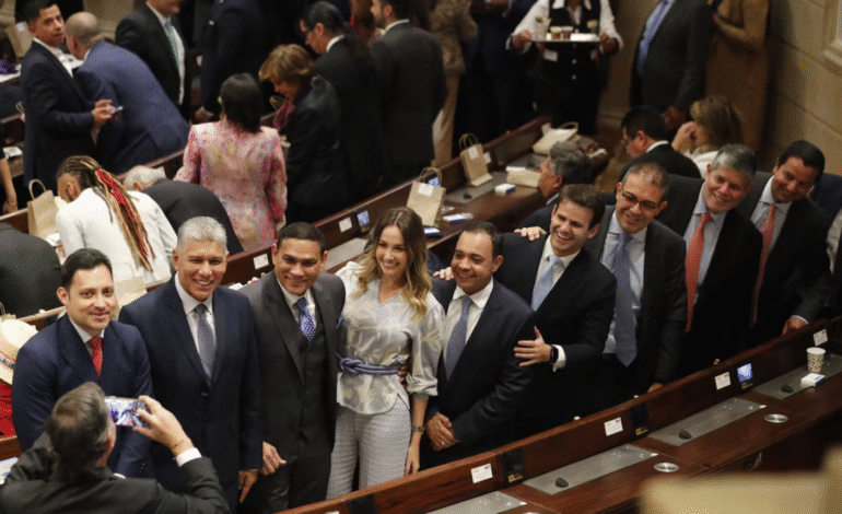 Cambio Radical y Centro Democrático rechazan cita con Petro sobre Presupuesto 2026