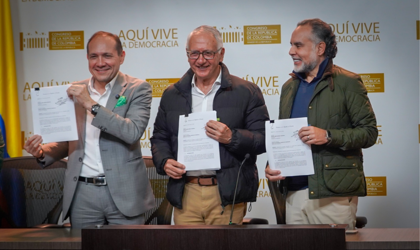 Petro radica nuevamente consulta popular tras polémica por impedimento del ministro de Salud