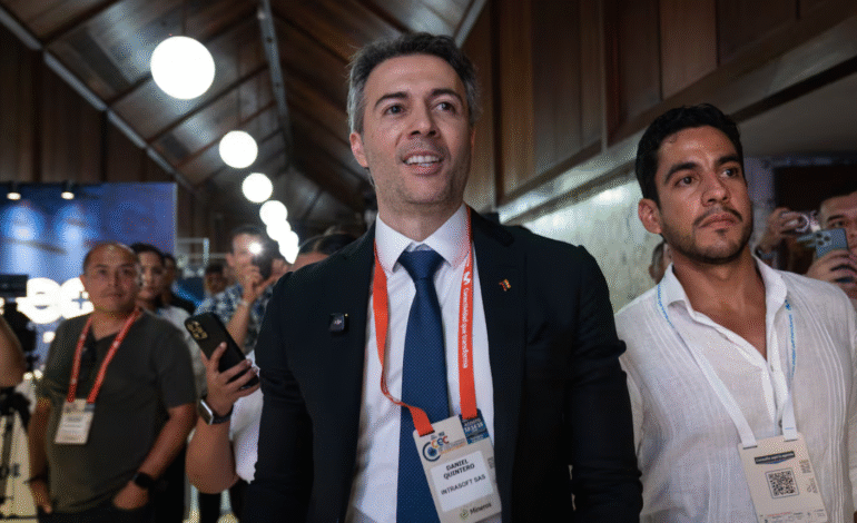 Fiscalía acusa a Daniel Quintero por caso Aguas Vivas: 12 personas más irán a juicio.