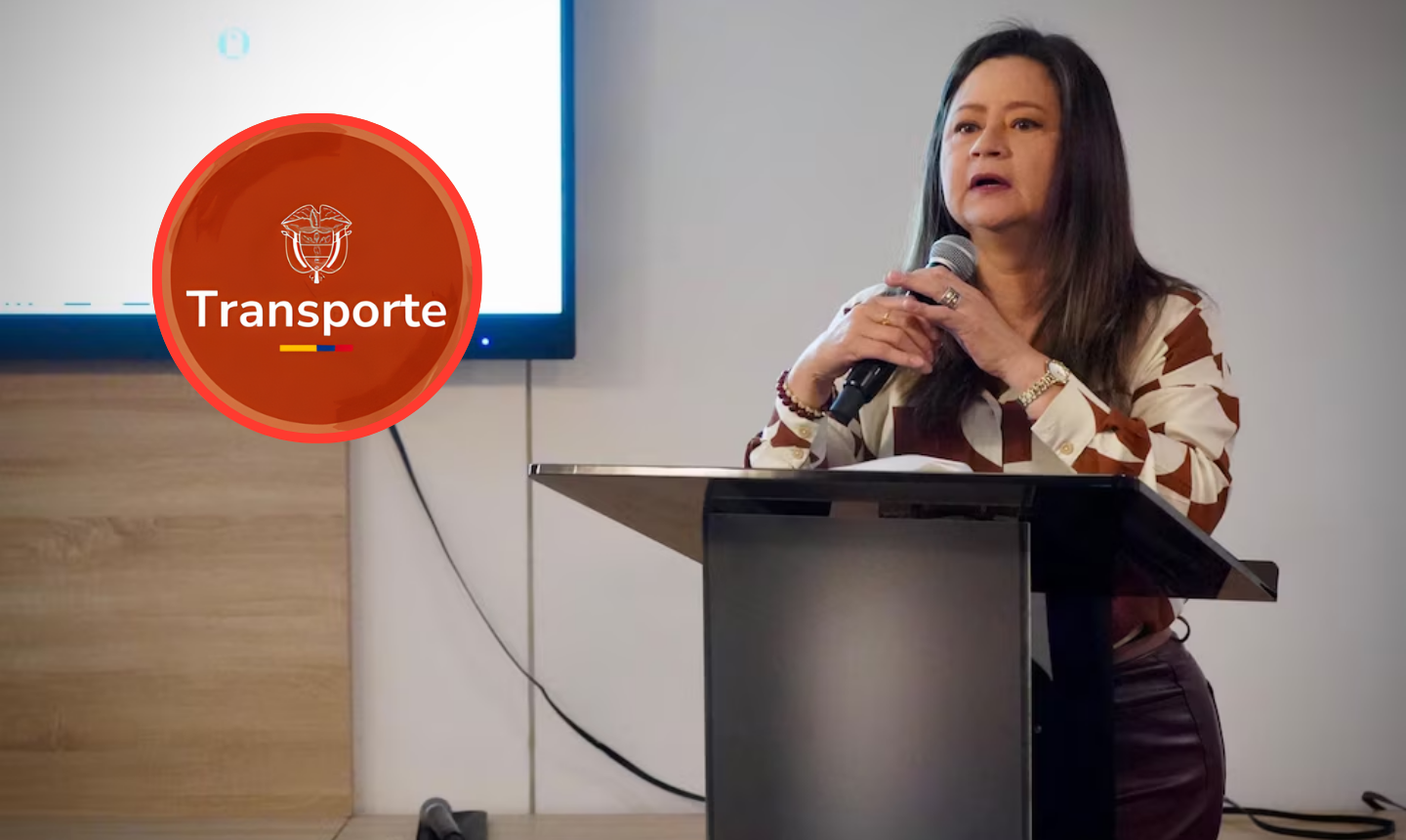 La ministra María Fernanda Rojas exigió respaldo técnico para cualquier aumento y anunció investigaciones junto con la Superintendencia de Transporte.