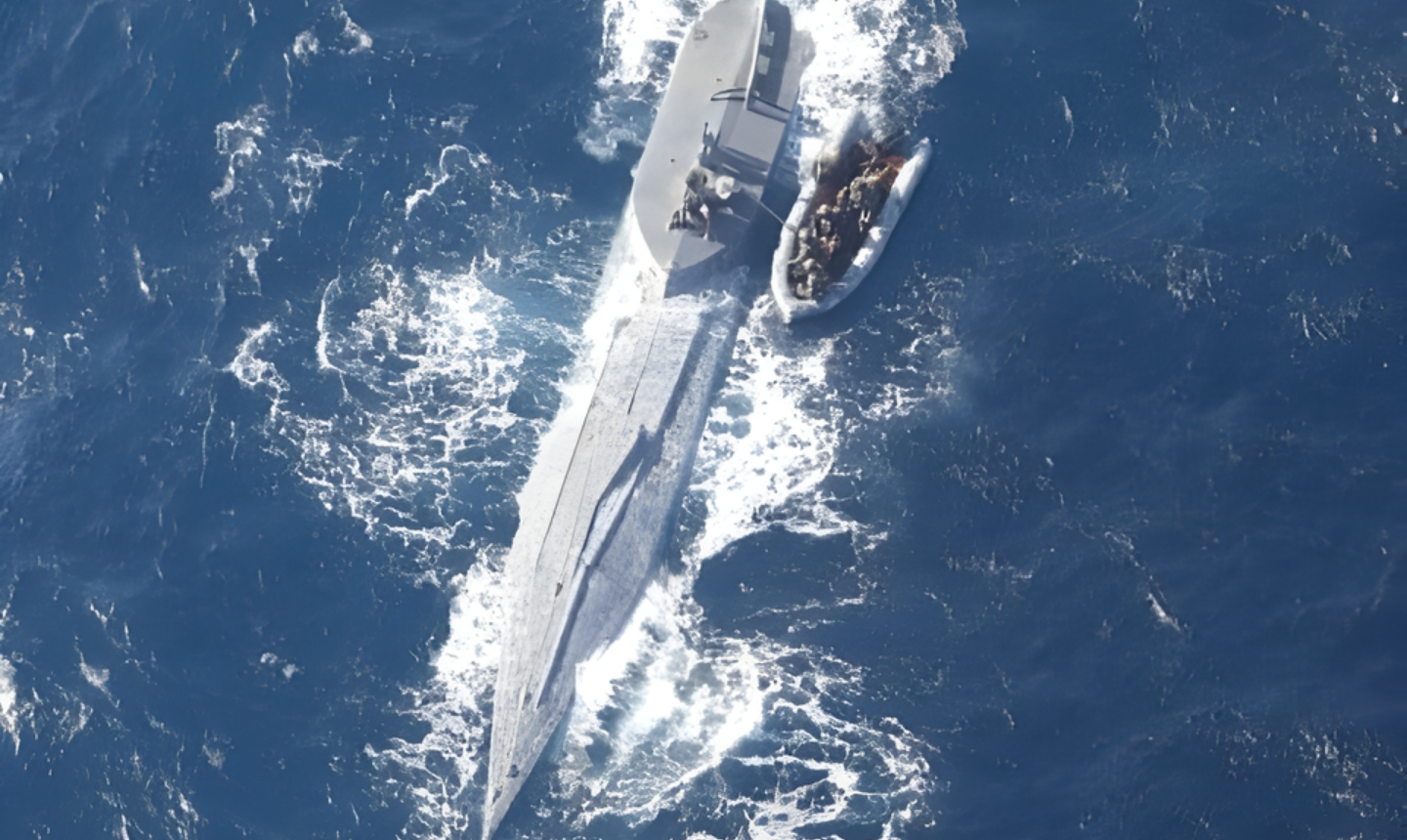 Incautan narcosubmarino con 10 toneladas de cocaína en operación conjunta entre Colombia y EE. UU.