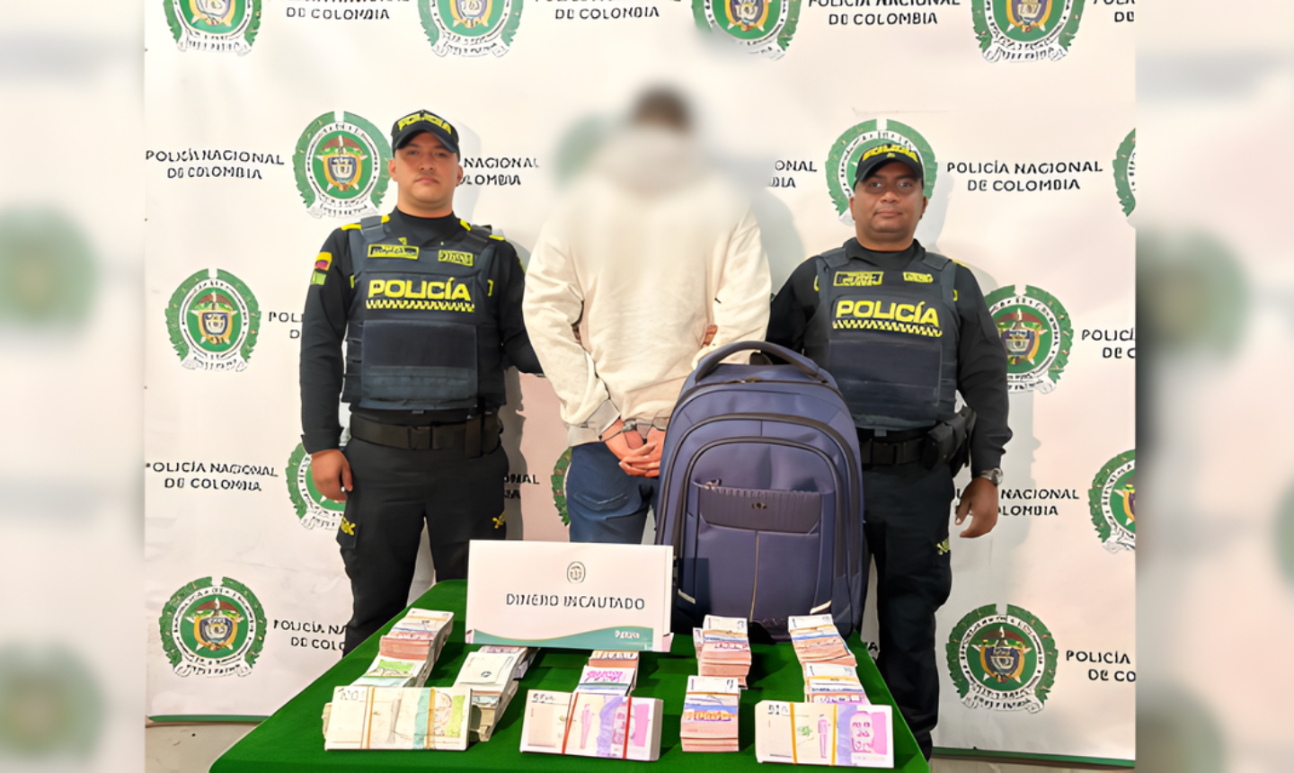 Un hombre fue capturado en la localidad de Santa Fe mientras transportaba el dinero en un morral sin justificar su procedencia.
