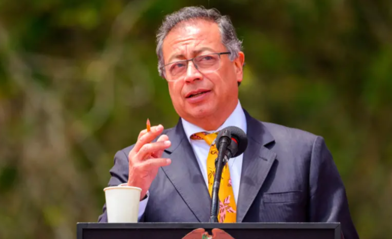 Petro arremete contra el Banco de la República: “Ponen al pueblo a pagar ganancias de banqueros”