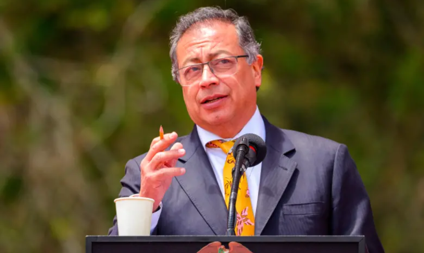 Petro arremete contra el Banco de la República: “Ponen al pueblo a pagar ganancias de banqueros”