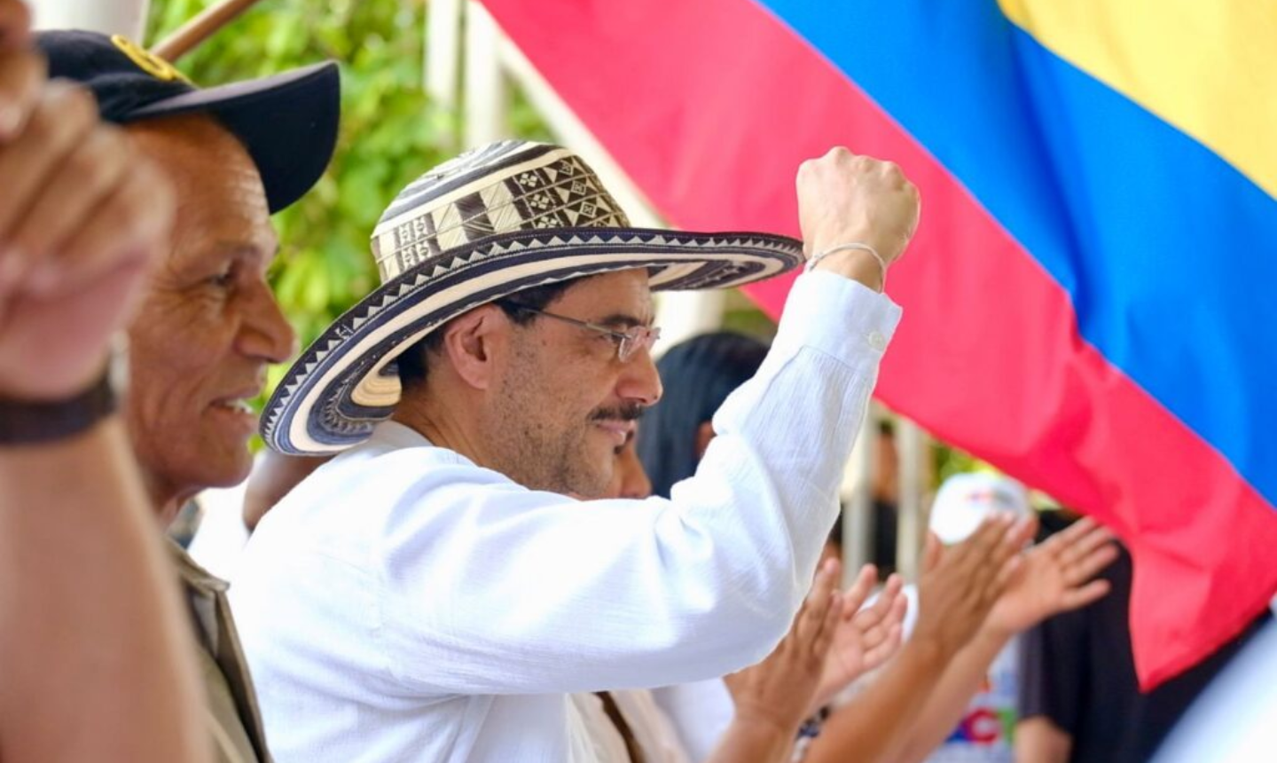 Cepeda se apartaría de debates presidenciales y cambia el ritmo de la campaña electoral