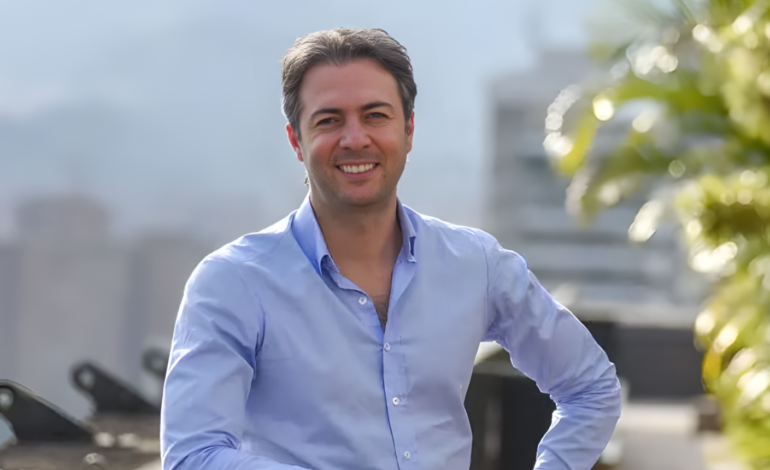 Daniel Quintero llegará a la Supersalud: Presidencia publicó su hoja de vida y desata polémica