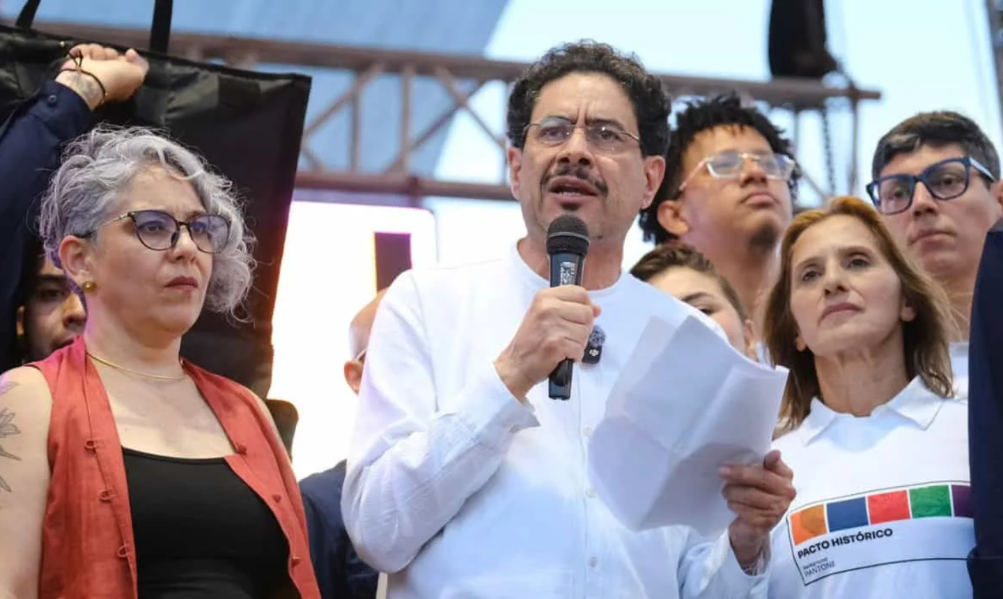 Cepeda convoca marchas del 1 de mayo por víctimas en Cauca, mientras Petro impulsa movilización por Constituyente